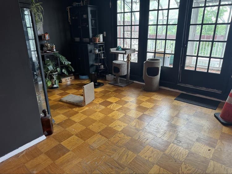 Room in Columbia condo