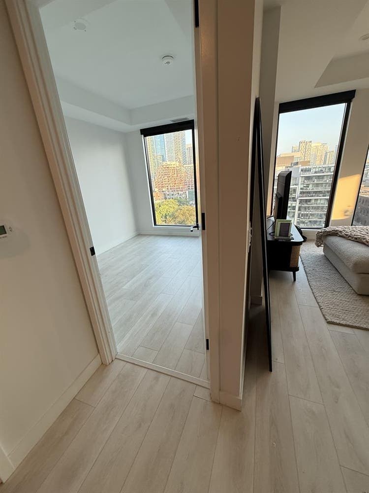 Bath + Den SW Apt w Balcony