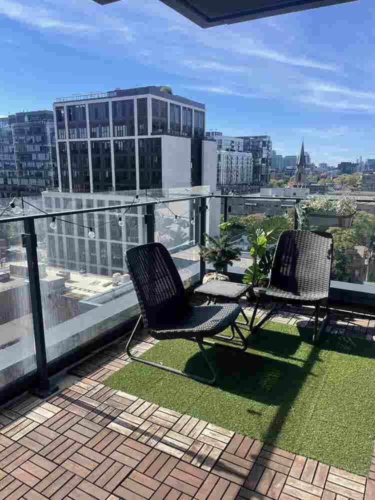 Bath + Den SW Apt w Balcony