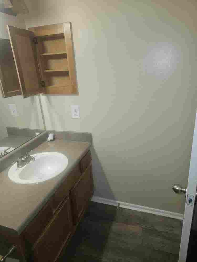 Need roomate