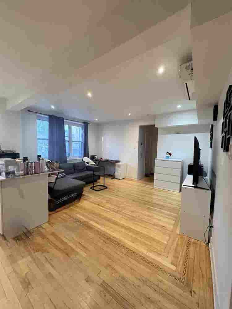 Apt in Downtown Montreal