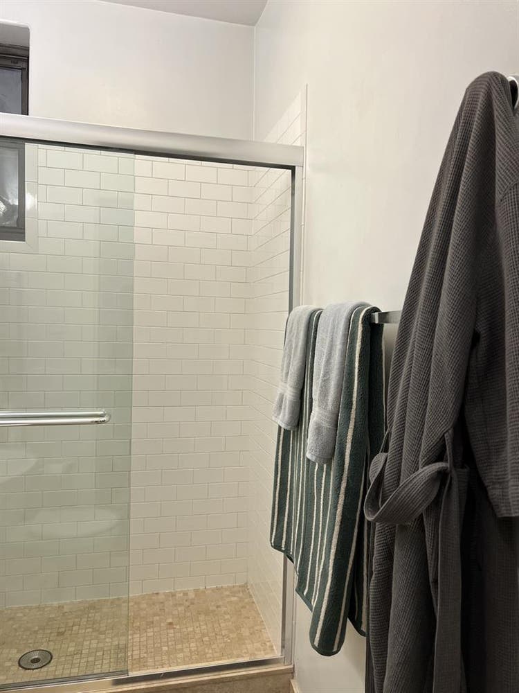 Convertible  bathsublet