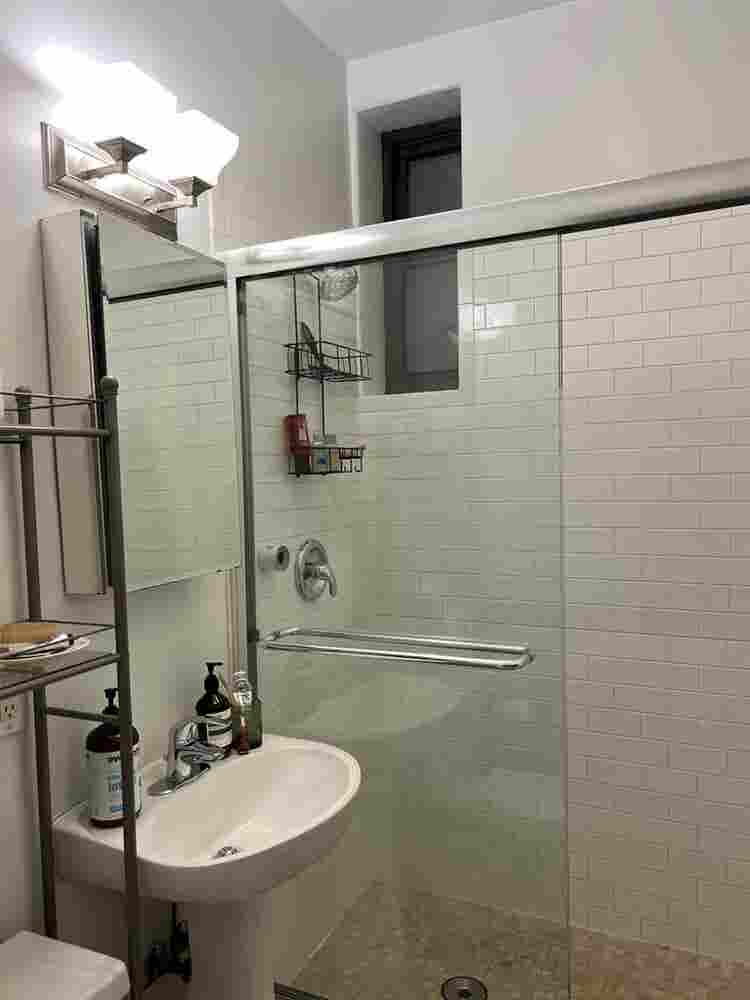 Convertible  bathsublet