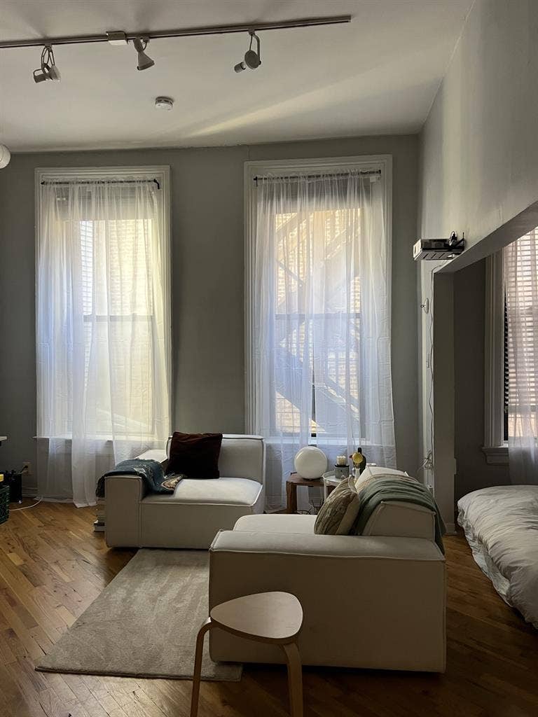 Convertible  bathsublet
