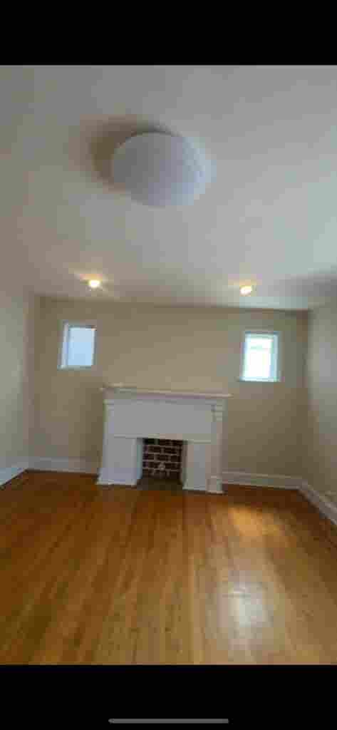 Looking for Yonkers Roommate (cats)