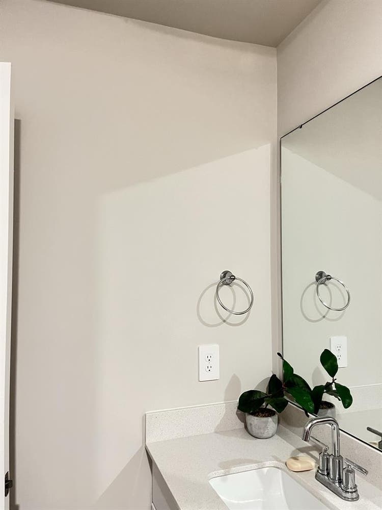 Room for Rent (female only)