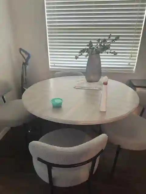 Private room/shared bath/living.