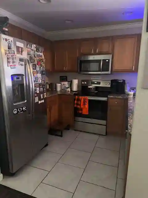 Private room/shared bath/living.