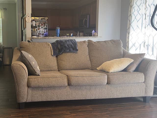 Private room/shared bath/living.