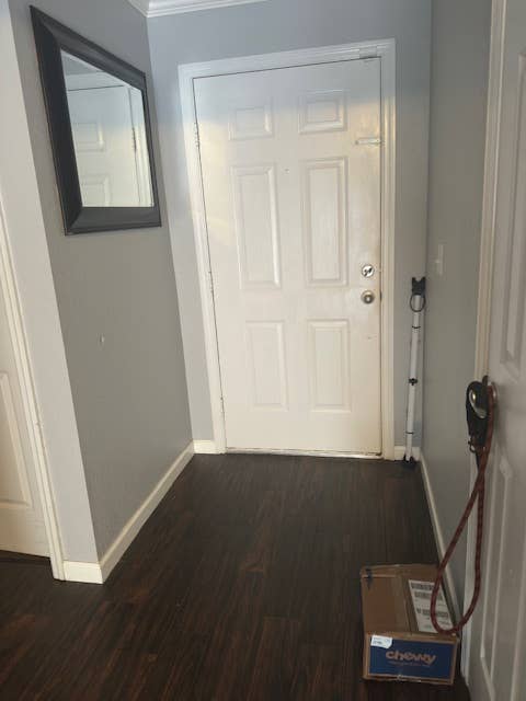 Private room/shared bath/living.