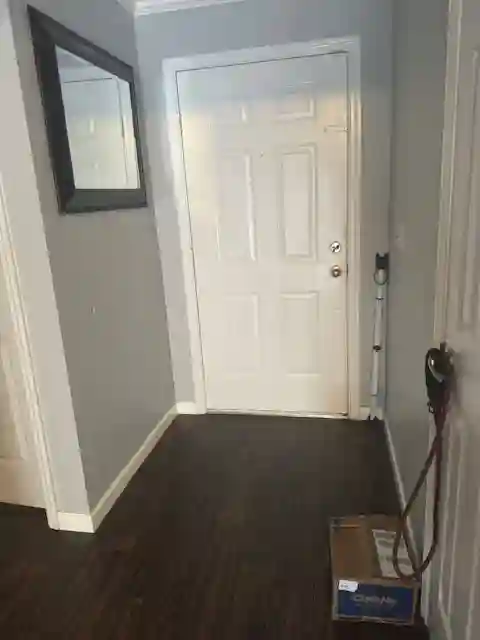 Private room/shared bath/living.