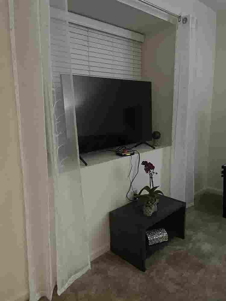 Room available to rent .