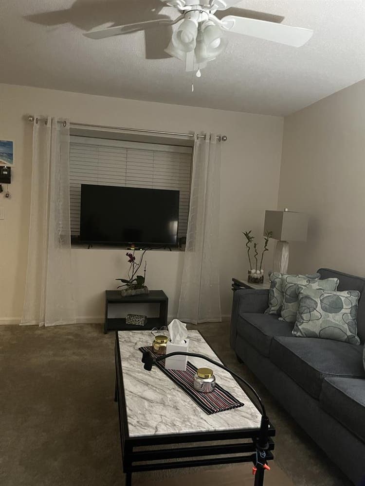 Room available to rent .