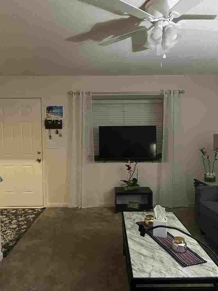 Room available to rent .