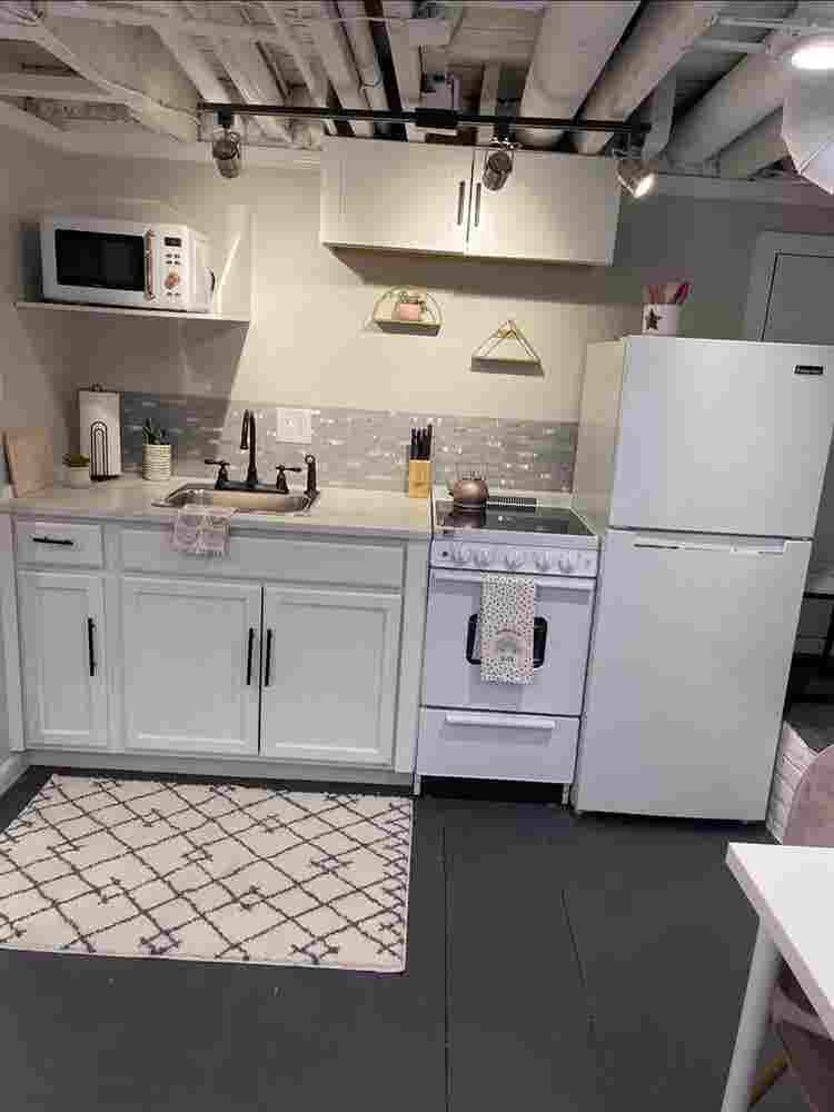 USC Studio – 1 Block from Campus!