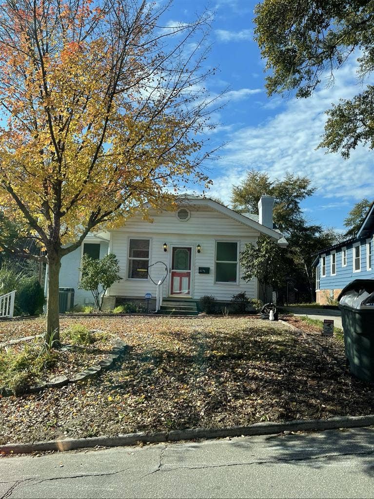 USC Studio – 1 Block from Campus!