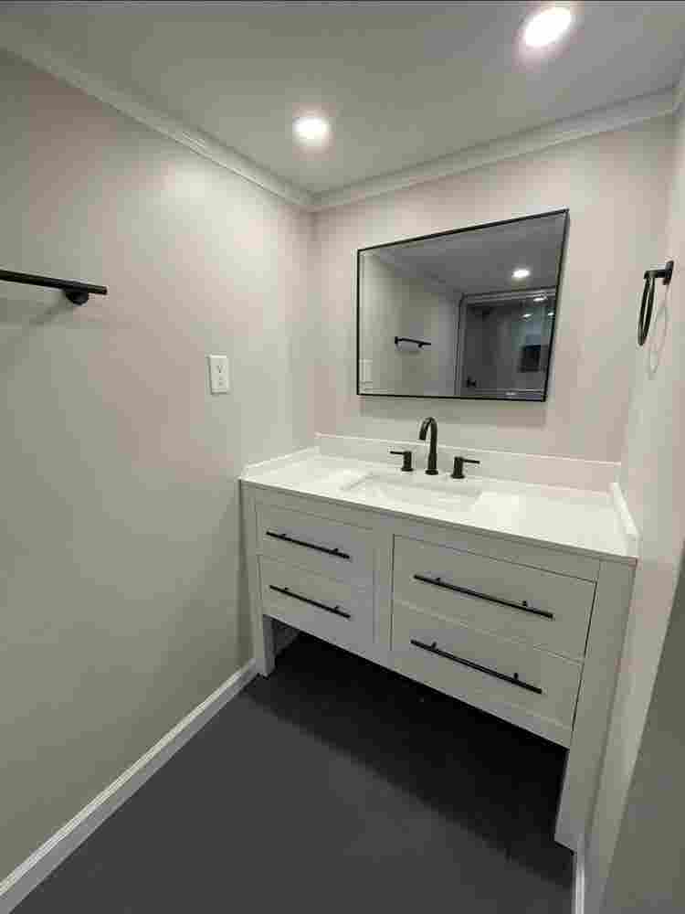 USC Studio – 1 Block from Campus!