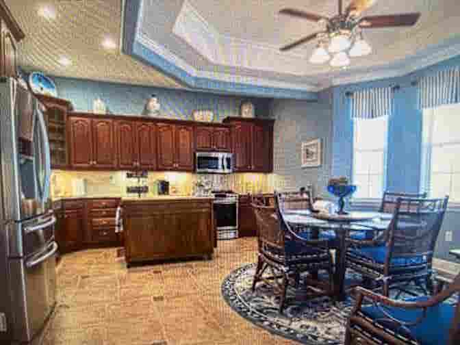 nice room in Deer Island ctry club