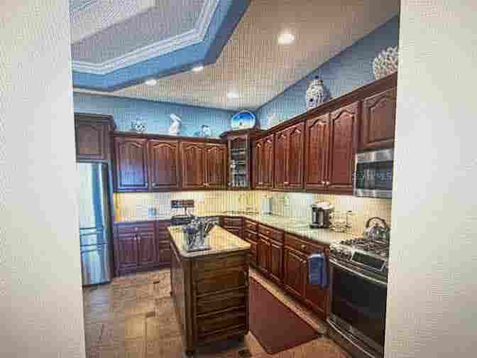 nice room in Deer Island ctry club
