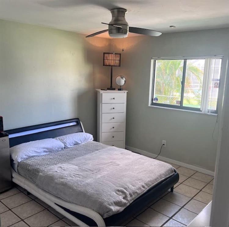 Beautiful NE Cape Coral home