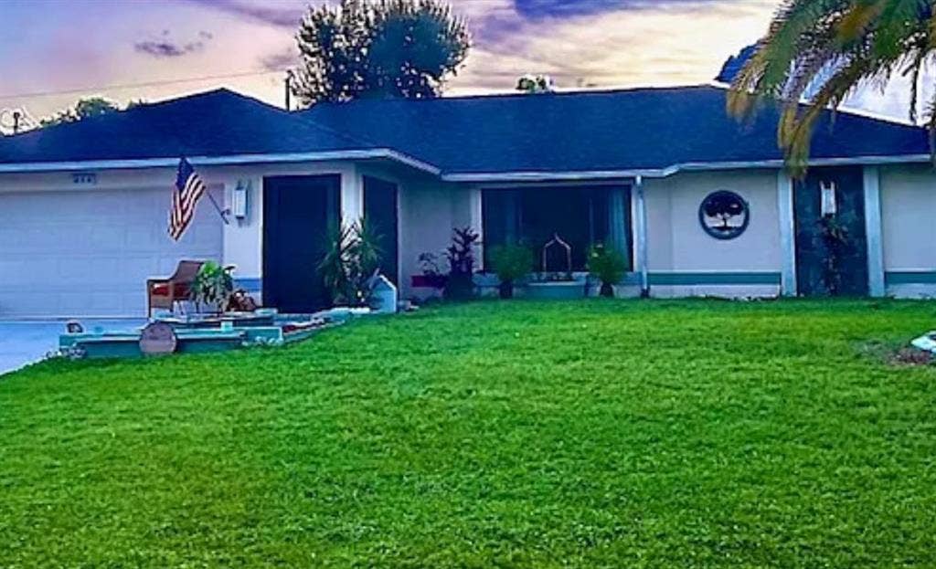 Beautiful NE Cape Coral home