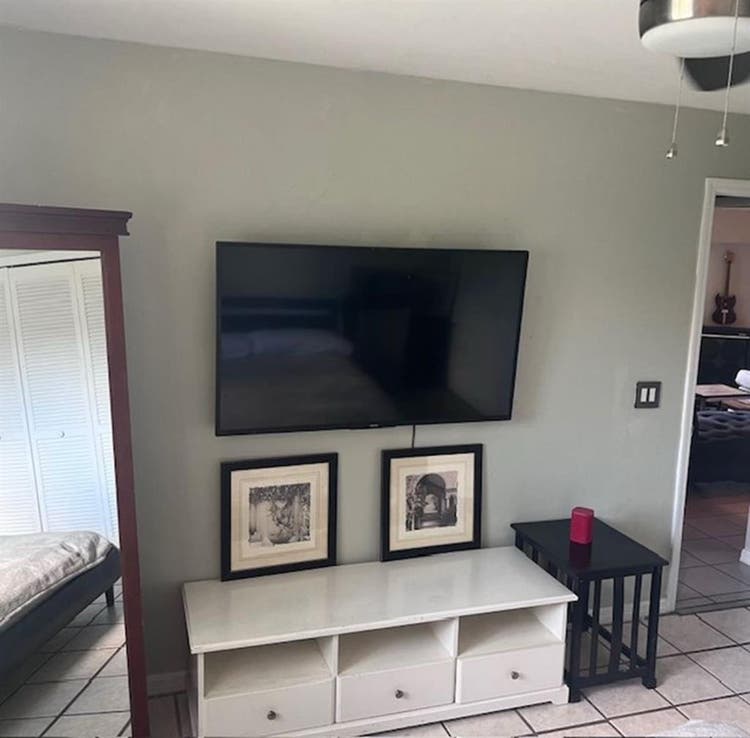 Beautiful NE Cape Coral home