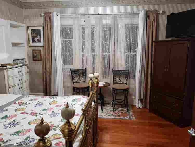 Furnished Rooms in Historic Estate!