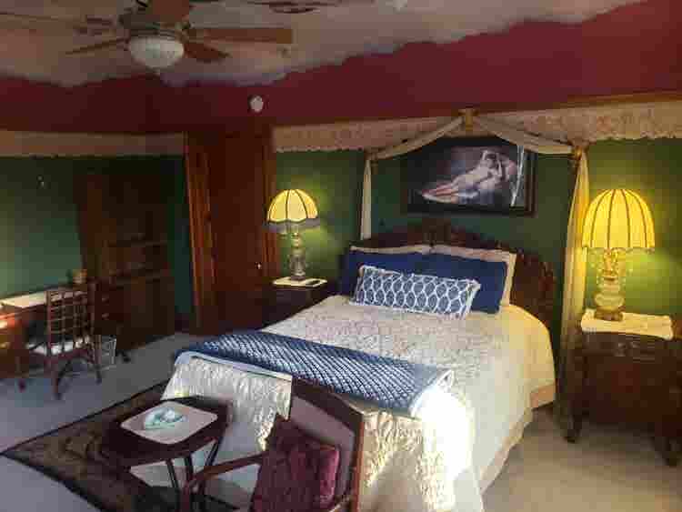 Furnished Rooms in Historic Estate!