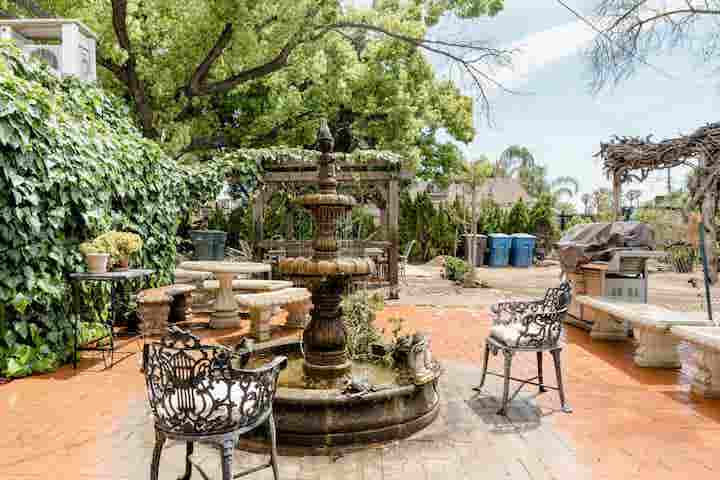 Furnished Rooms in Historic Estate!