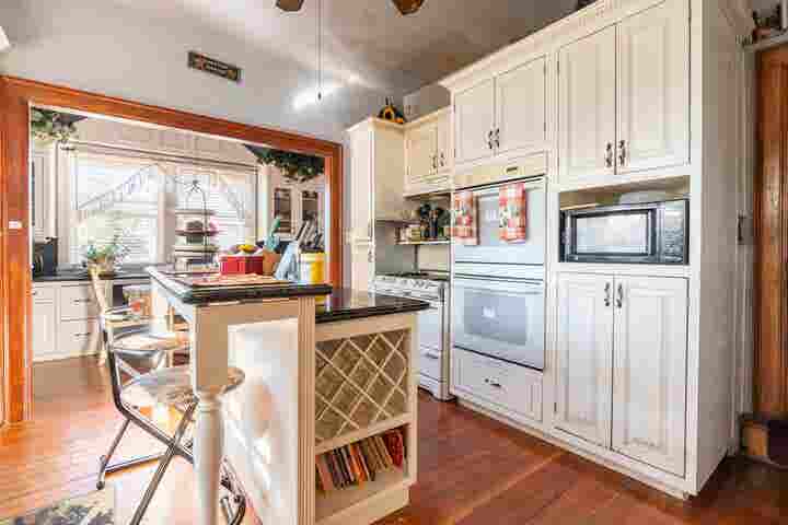Furnished Rooms in Historic Estate!