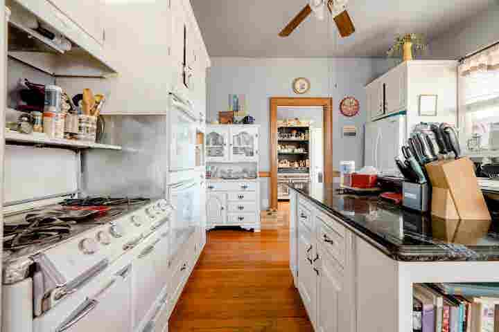 Furnished Rooms in Historic Estate!