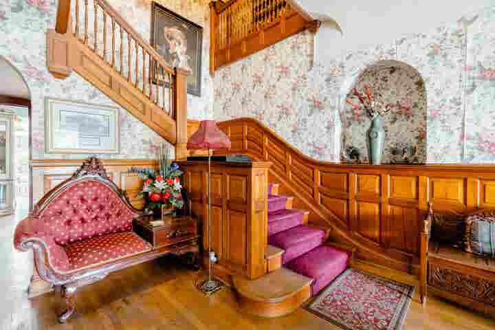 Furnished Rooms in Historic Estate!