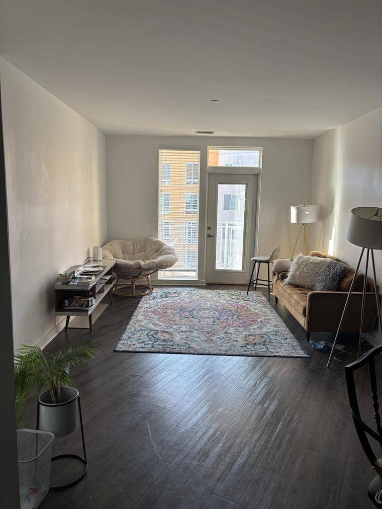 Roommate needed in Alexandria