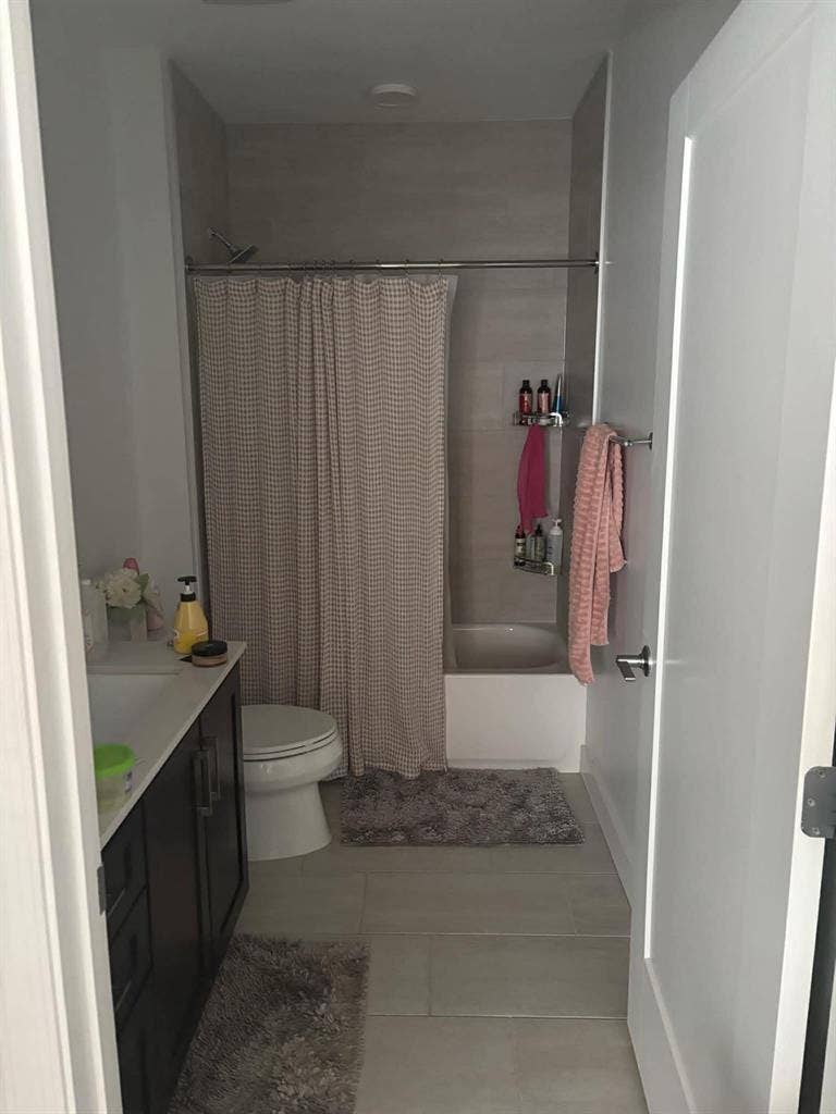Roommate needed in Alexandria