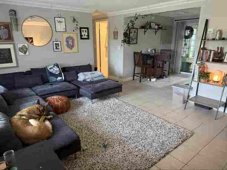 Furnished Room available in Holiday