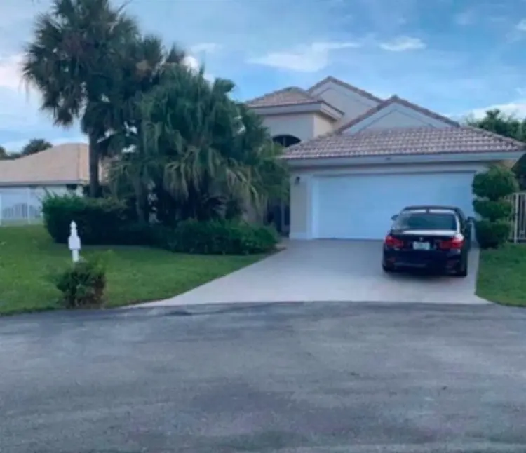 Private room for rent in house