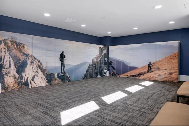 Room Avail.Gateway/GVR Close to DIA