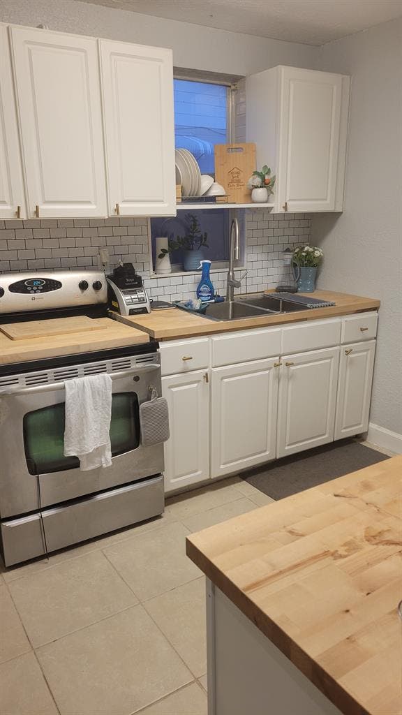Room for rent in College Park area!