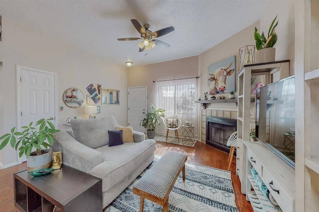 2 bedrooms; 2 private bathrooms