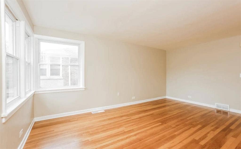 Nice Three bedroom unit - Evanston