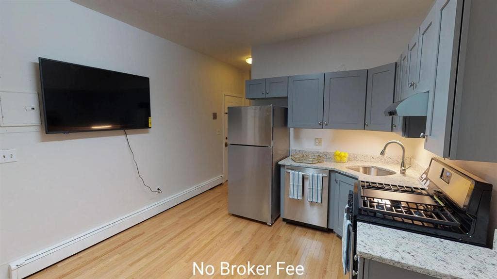 1 BR in Boston