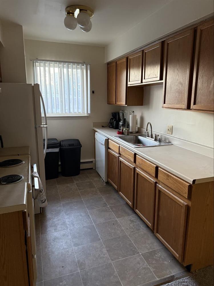 One Bedroom open for rent !