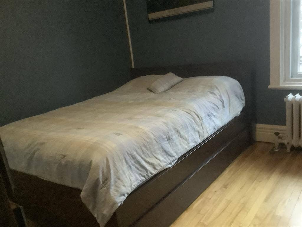 Fully furnished room for rent