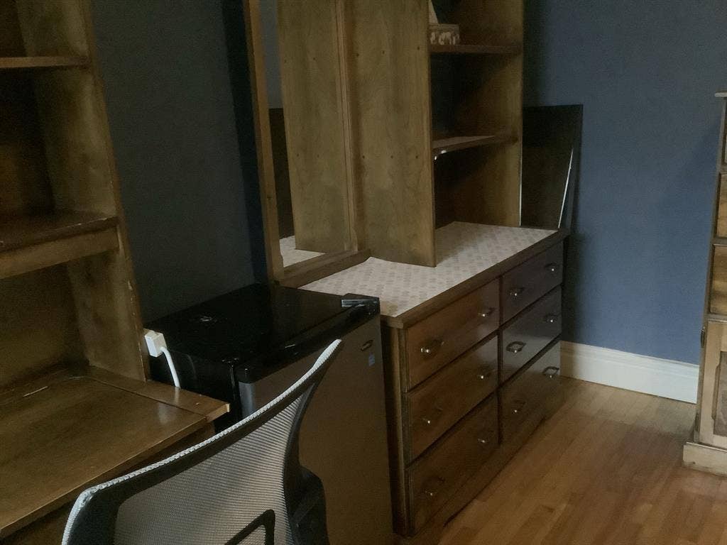 Fully furnished room for rent