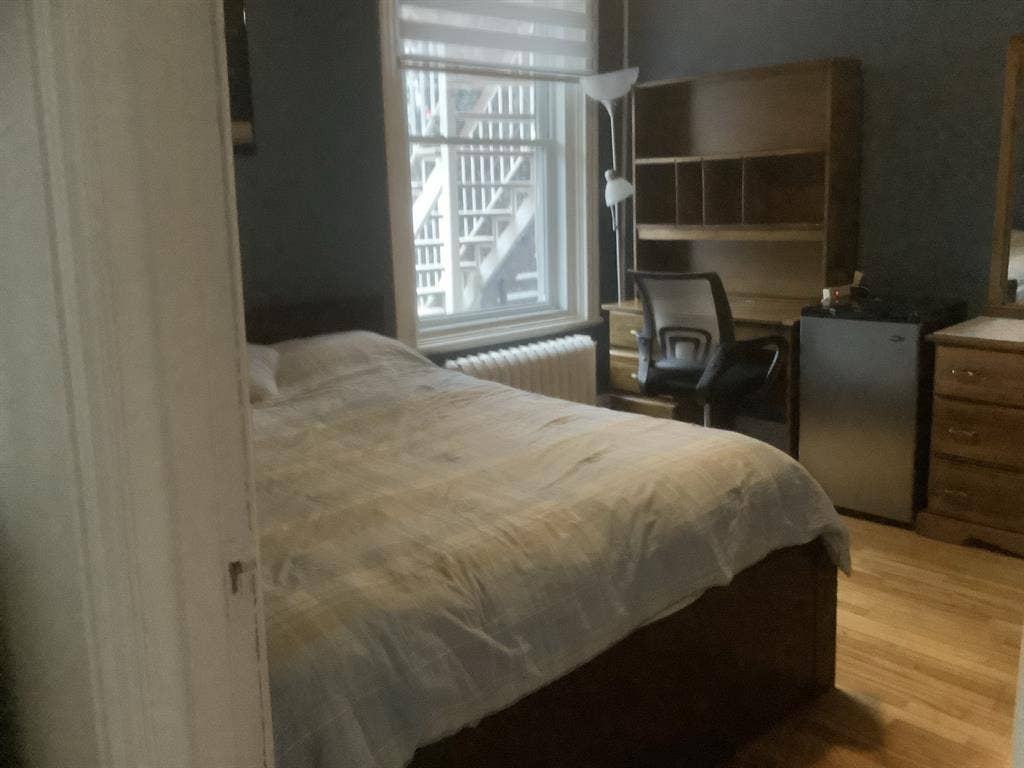 Fully furnished room for rent