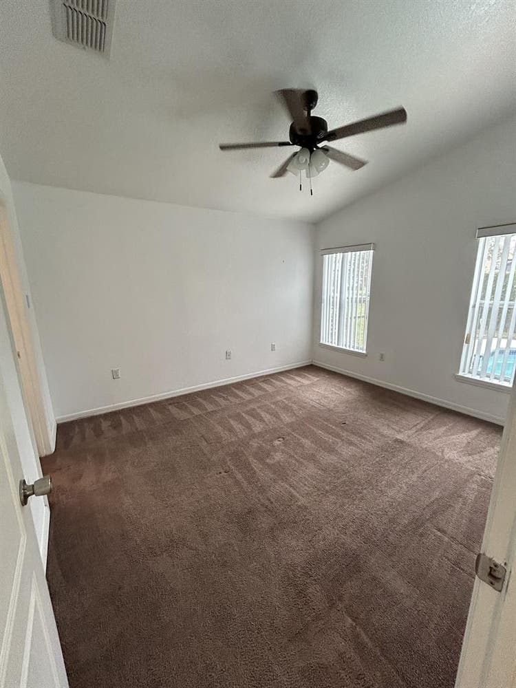 Clermont Master bedroom near Disney