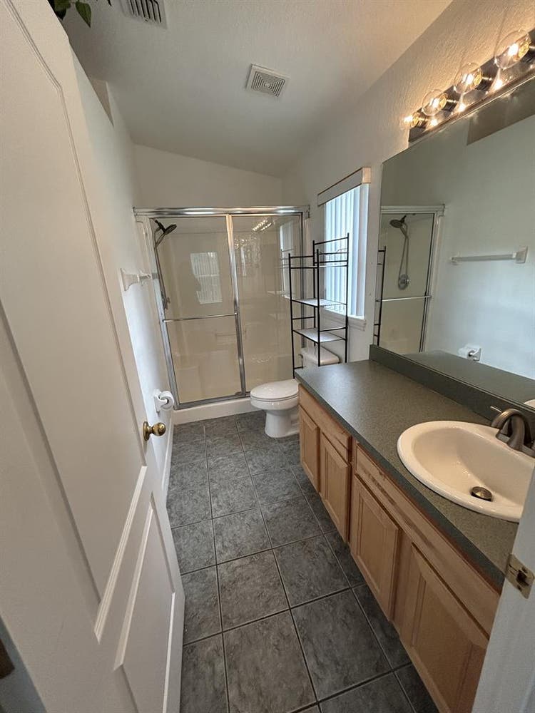 Clermont Master bedroom near Disney