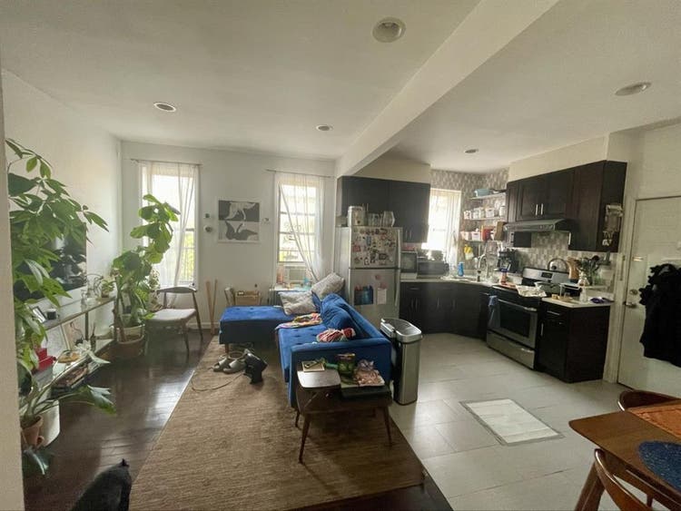 Room w Priv Bathroom in Ridgewood