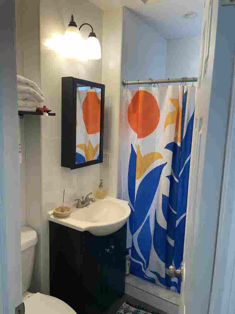 Room w Priv Bathroom in Ridgewood