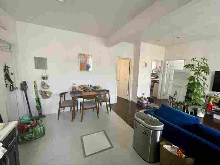 Room w Priv Bathroom in Ridgewood